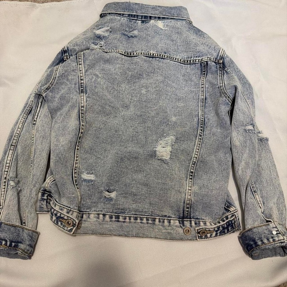Women's Denim Jacket Ripped Distressed Jean Jacket - Picture 3 of 3